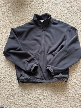 Vuori women’s Black Quarter-Zip Fleece Pullover